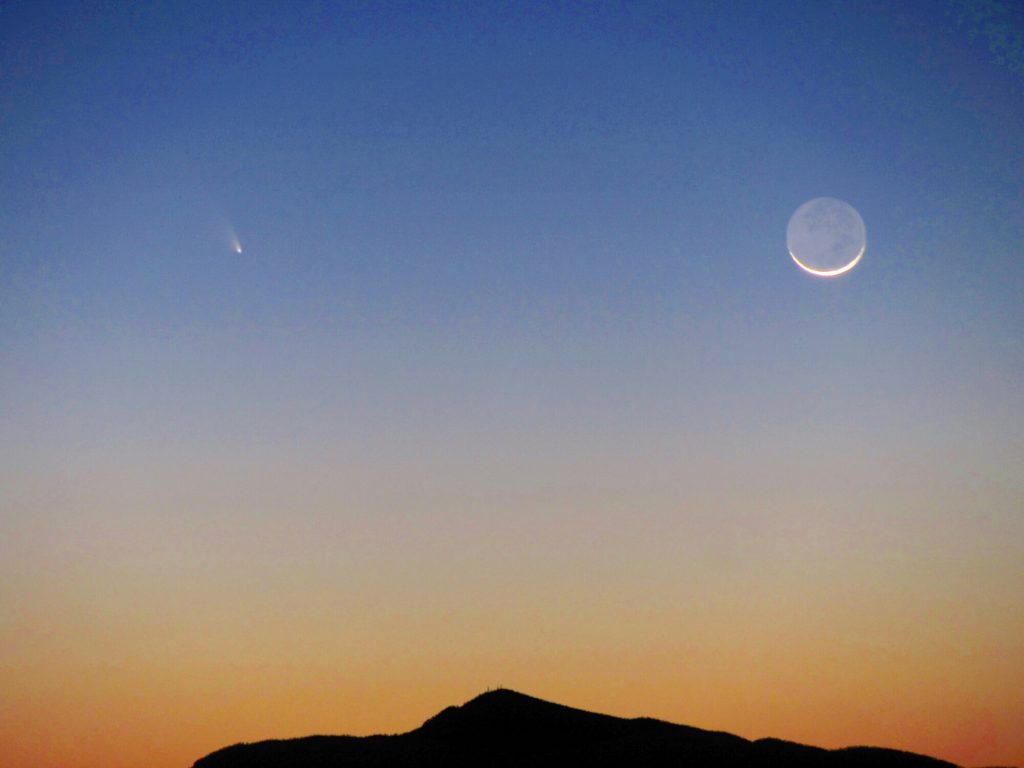 Comet C/2011 L4 (Pan-STARRS) and crescent Moon, 2013-03-12 19:25 MST